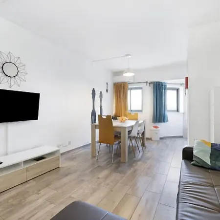 Apartamento Com Piscina 公寓 *